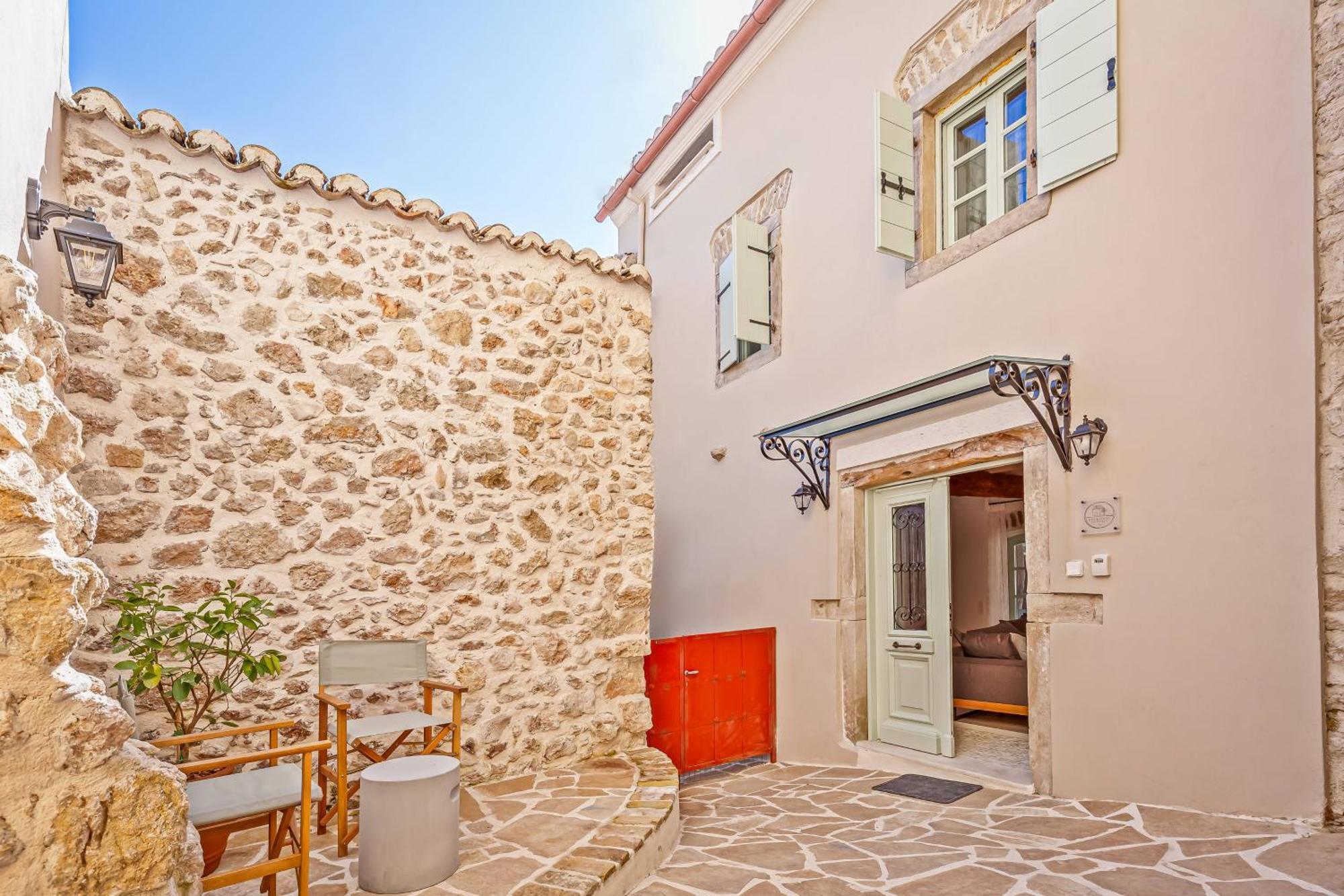Courtyard Corfu * Lakones