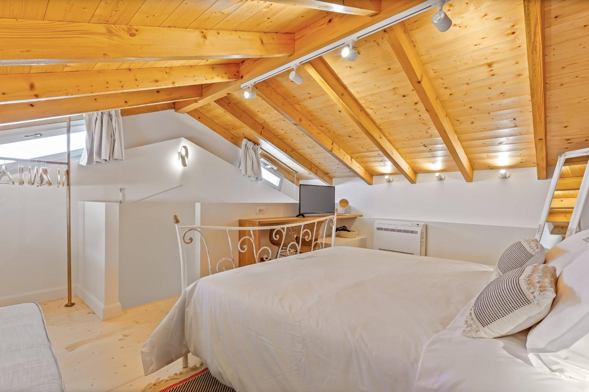 Courtyard Corfu Apartment *