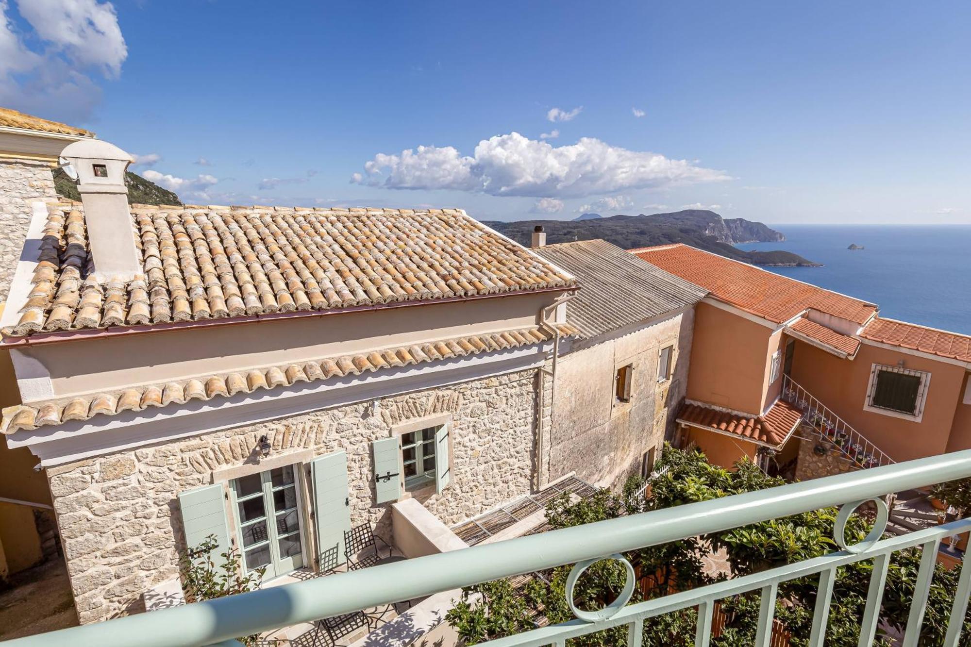 Apartment Courtyard Corfu Lakones