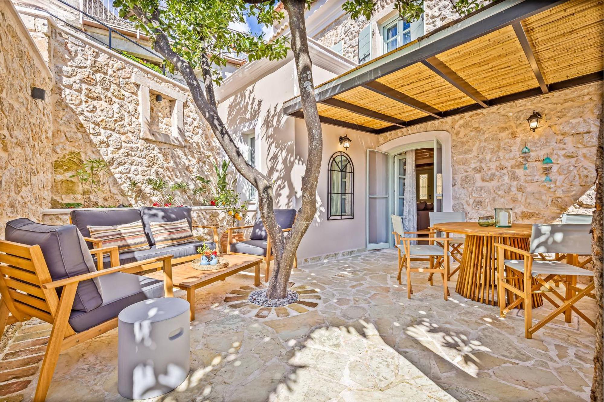 Courtyard Corfu Apartment