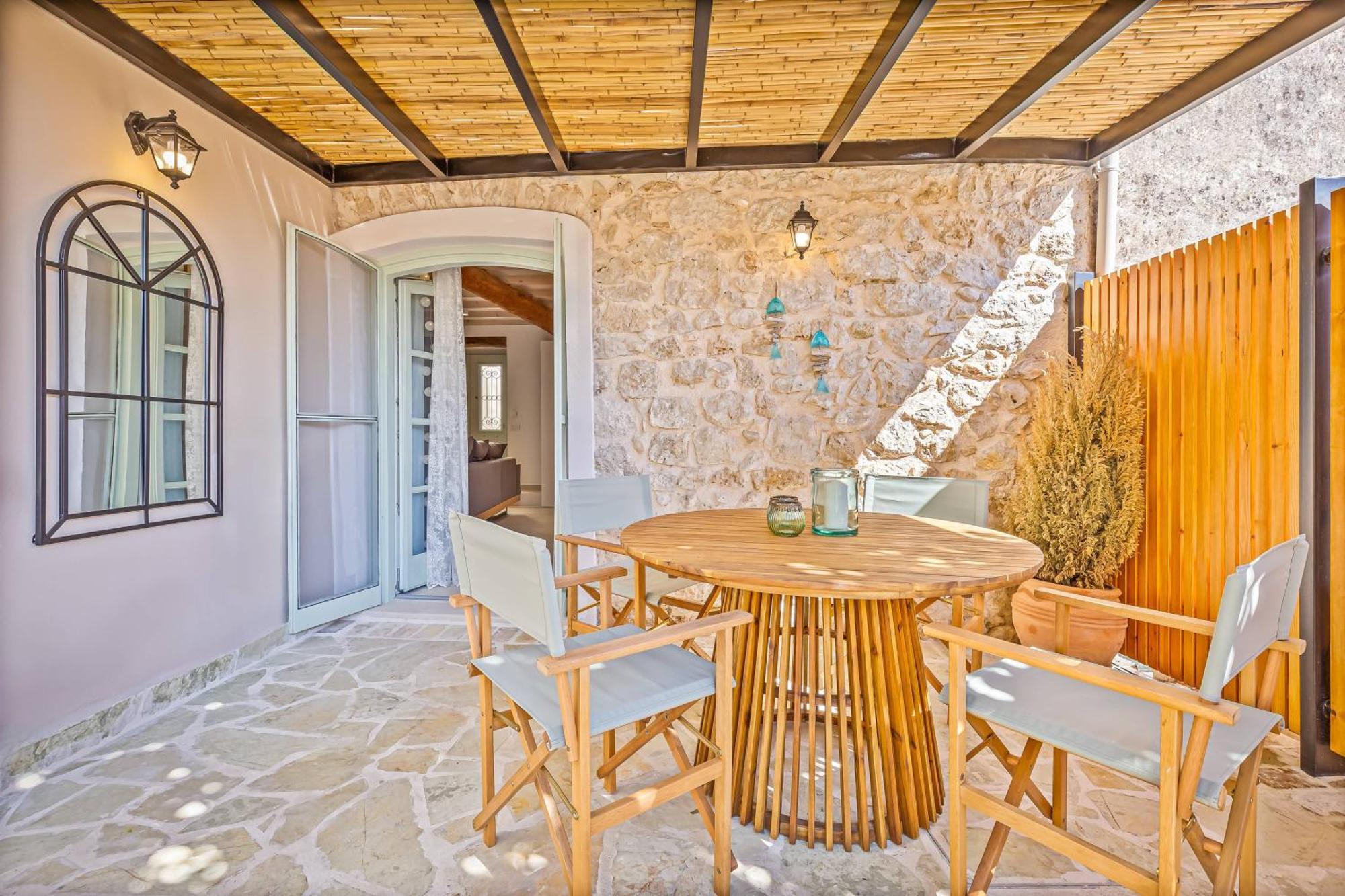 Apartment Courtyard Corfu *