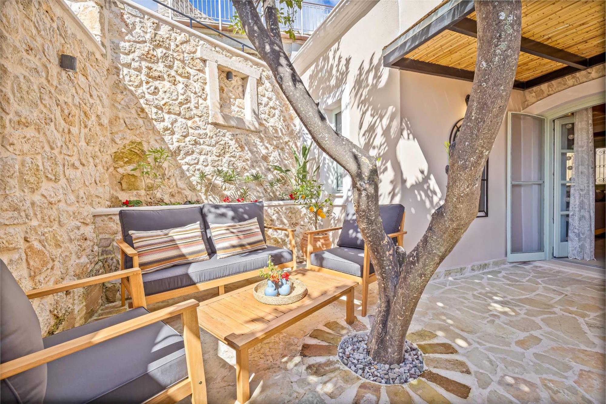 Apartment Courtyard Corfu